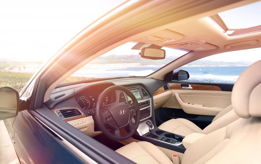  Hyundai Sonata PHEV 2015 года  (фото 32 из 35)